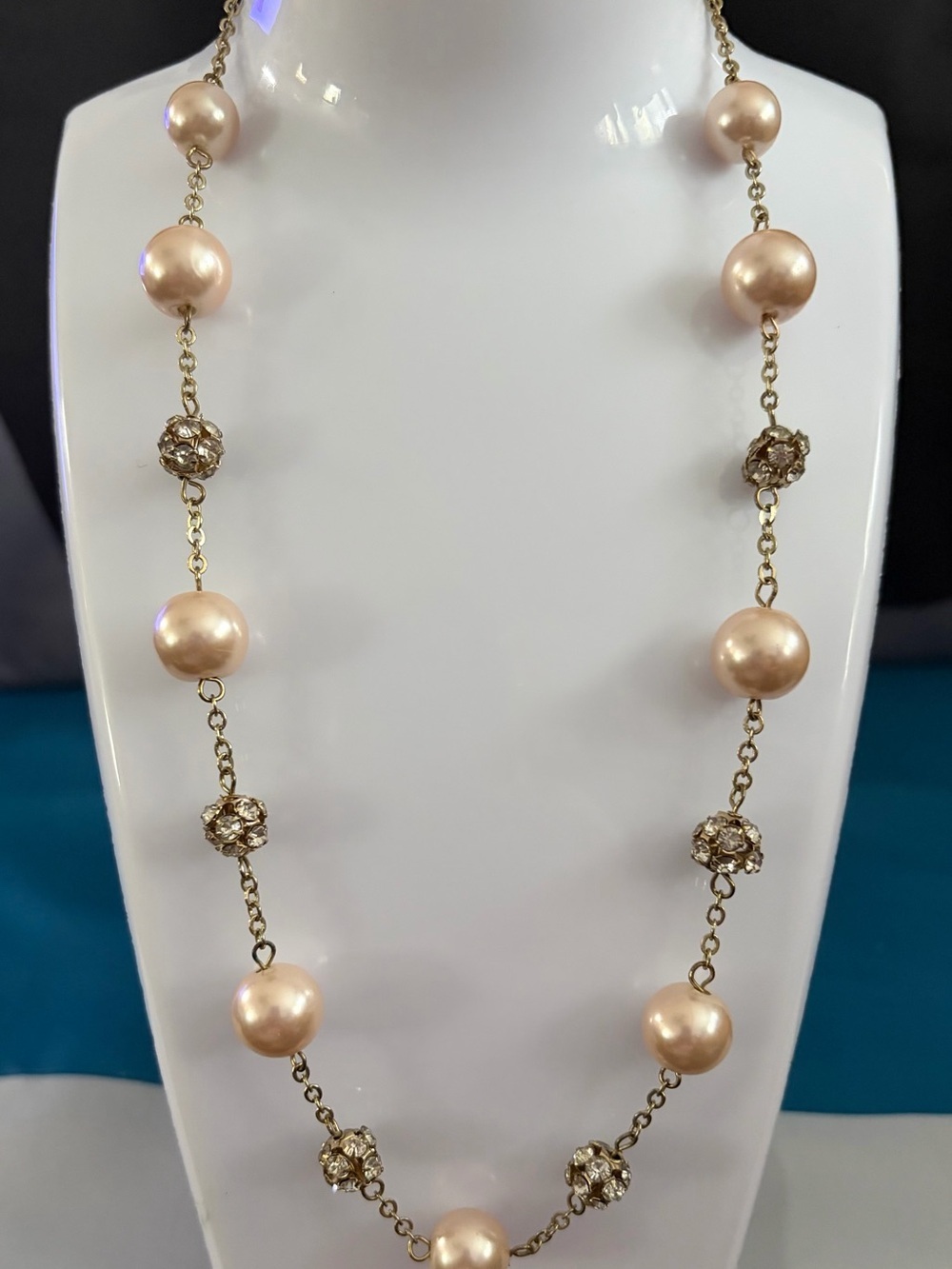 Classic Pink Pearl and Crystal Chain Necklace - Unbranded - Picture 2 of 4